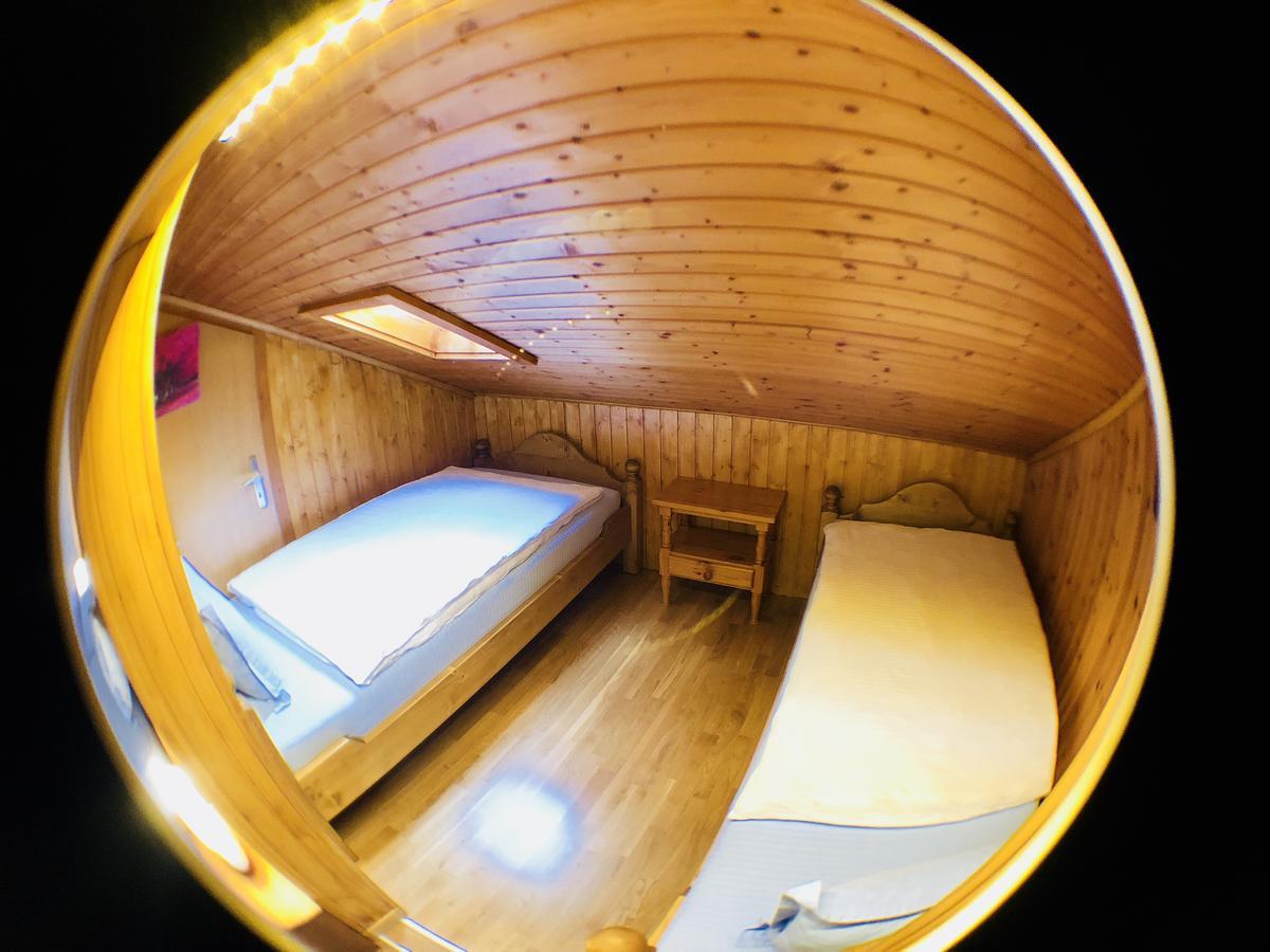 Qi-Lin Hotel Restaurant Ayer エクステリア 写真