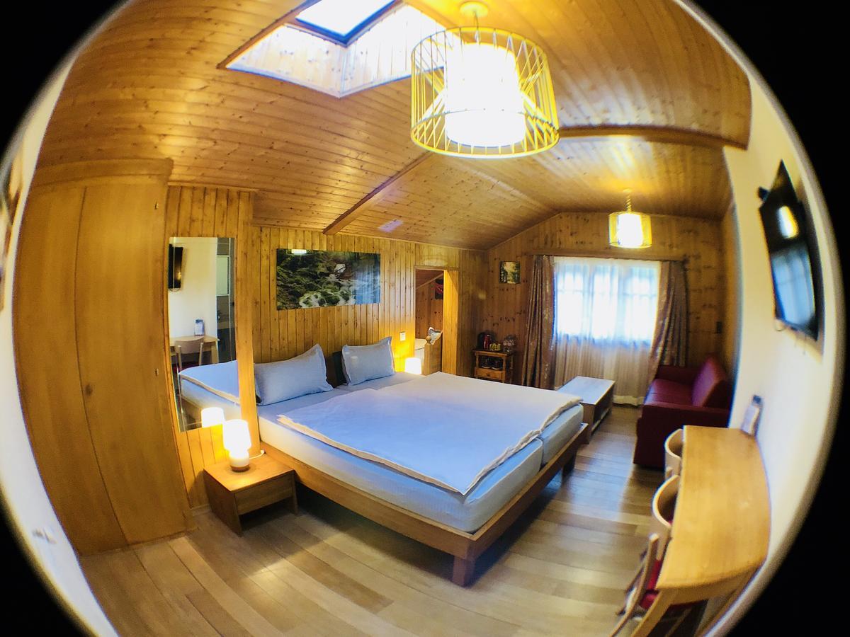 Qi-Lin Hotel Restaurant Ayer エクステリア 写真