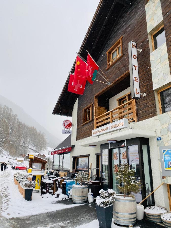 Qi-Lin Hotel Restaurant Ayer エクステリア 写真