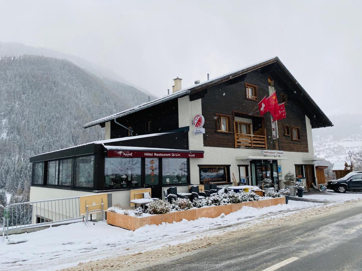 Qi-Lin Hotel Restaurant Ayer エクステリア 写真